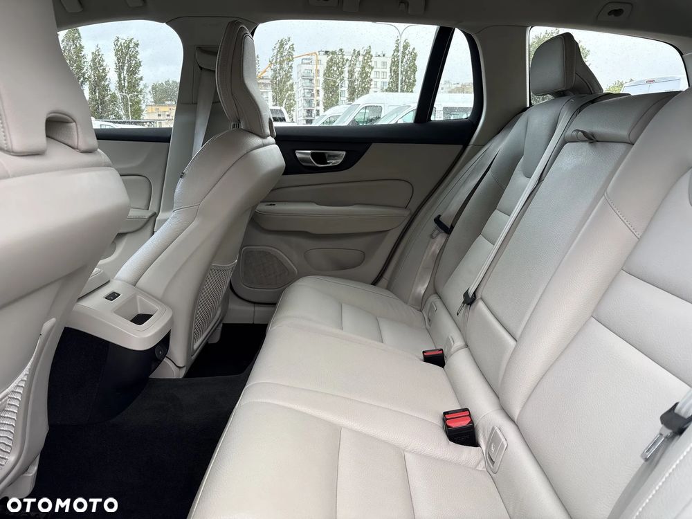 Volvo V60 B4 B Plus Bright - 11