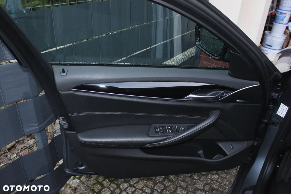 BMW Seria 5 518d Sport Line - 15