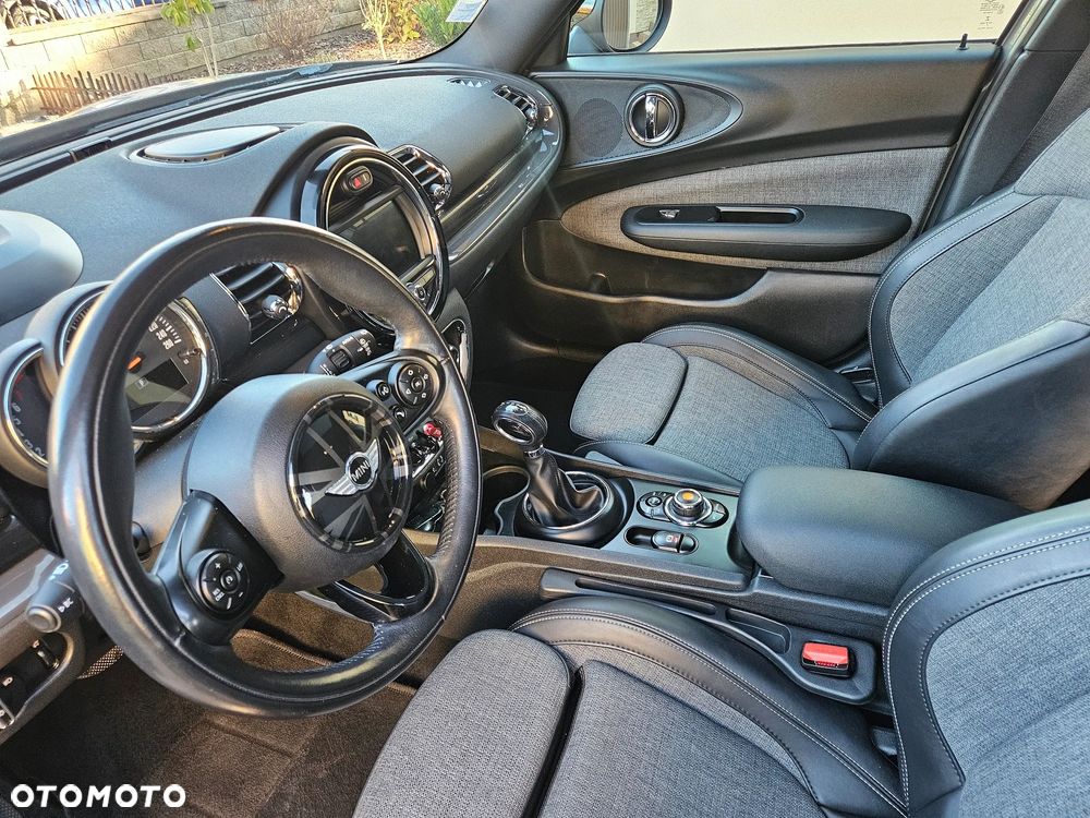 MINI Clubman One Blackyard - 16