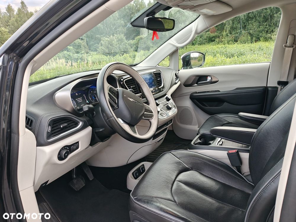 Chrysler Pacifica - 6