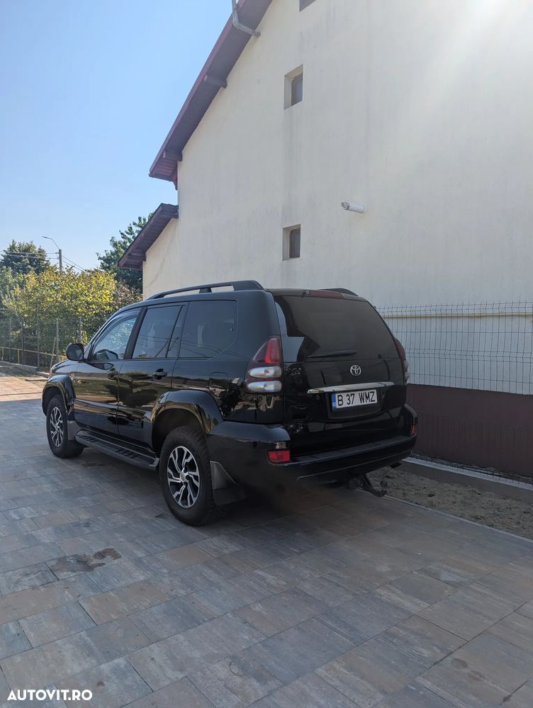 Toyota Land Cruiser - 2