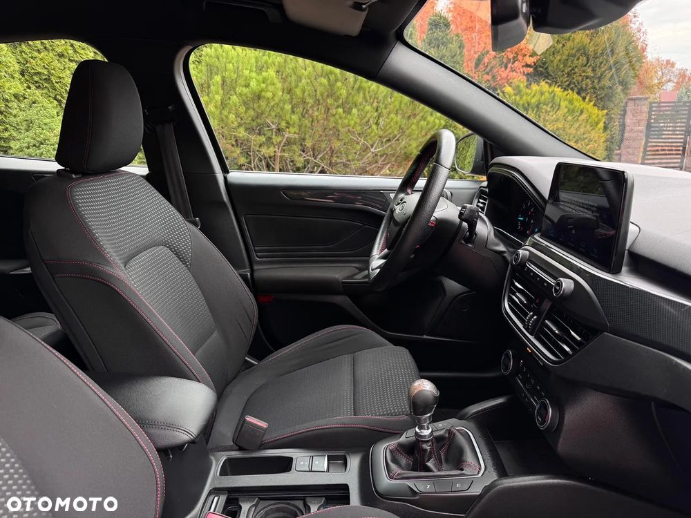 Ford Focus 1.5 EcoBlue Start-Stopp-System ST-LINE - 14