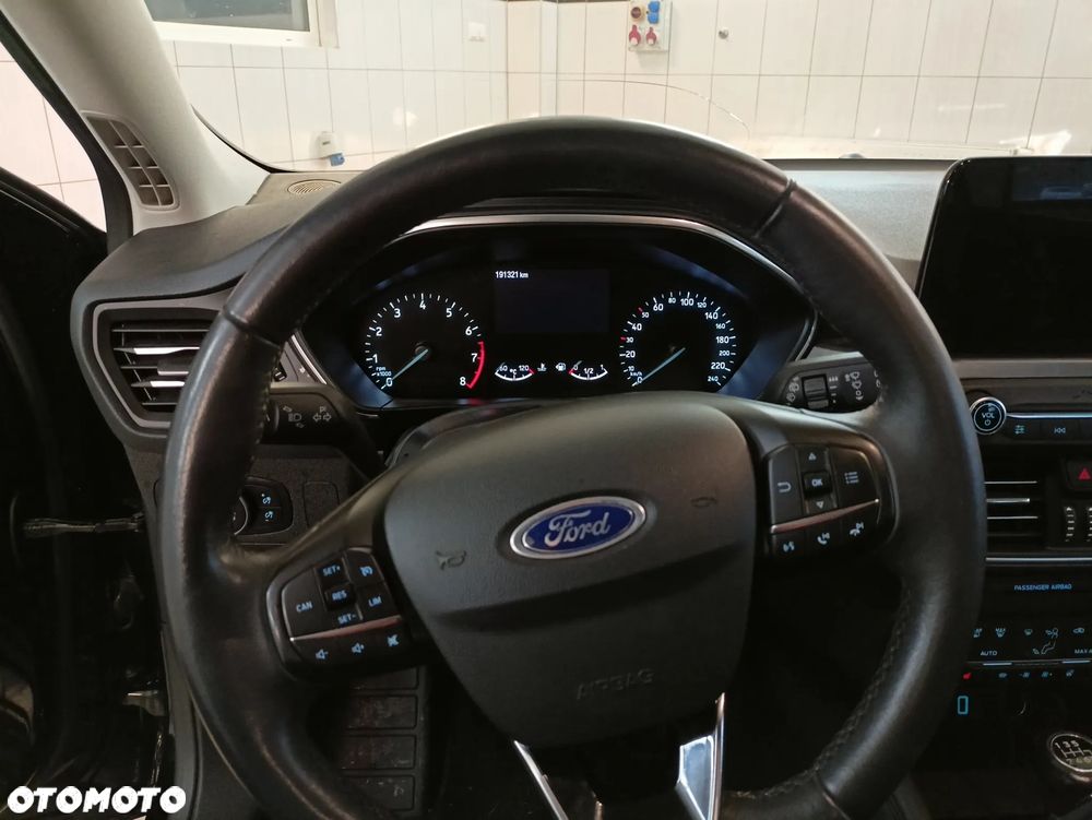 Ford Focus SW 1.0 EcoBoost Titanium - 13