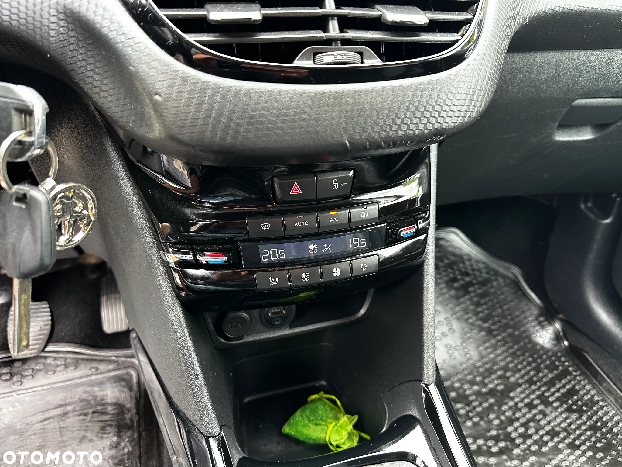 Peugeot 2008 - 15