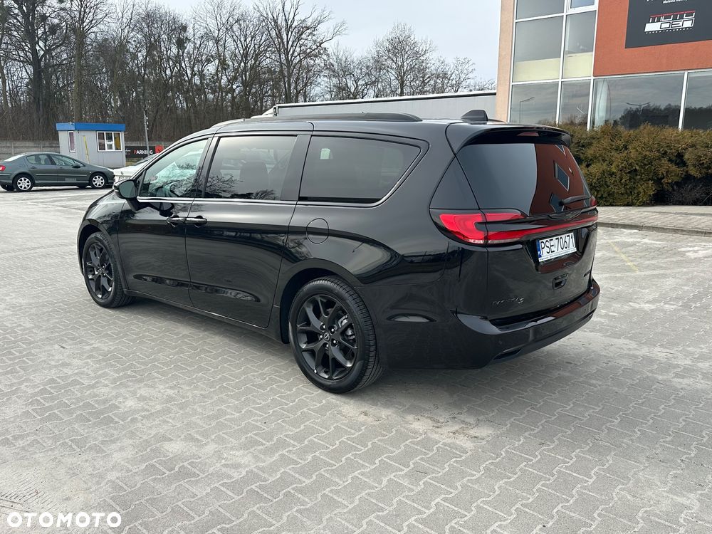 Chrysler Pacifica - 3