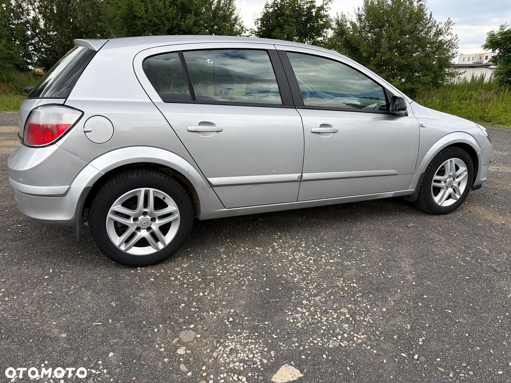 Opel Astra 1.6 Essentia - 5