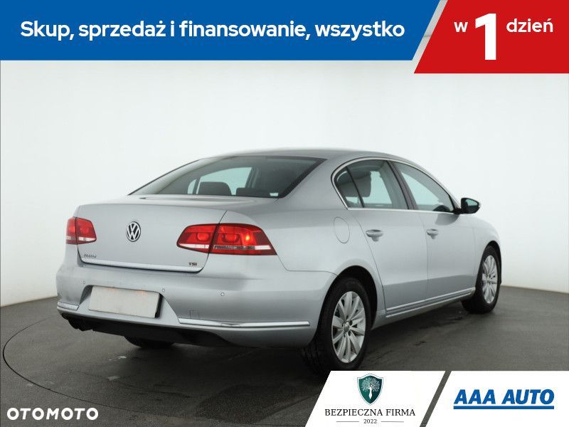 Volkswagen Passat - 7