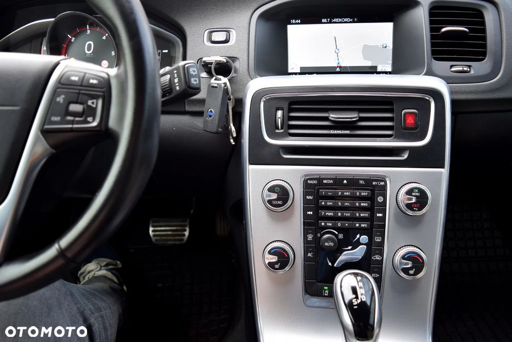 Volvo V60 Cross Country D3 Drive-E Summum - 23