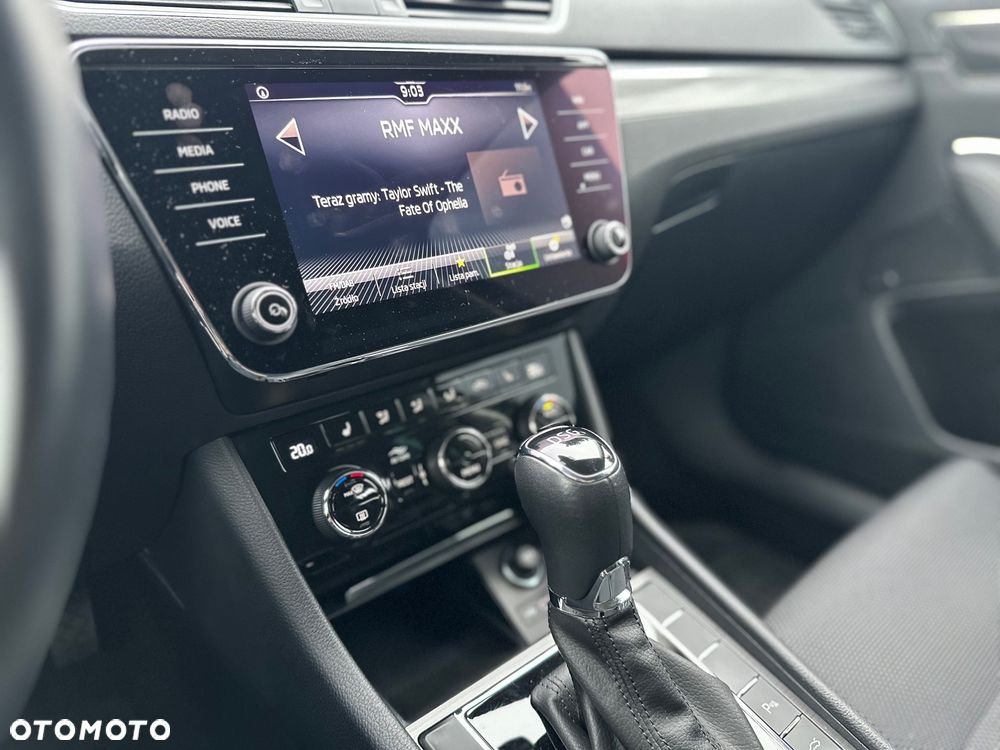 Skoda Superb 1.5 TSI Style DSG - 23