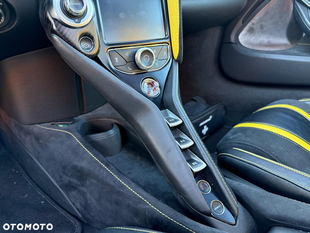 McLaren 720S Coupe Standard - 25