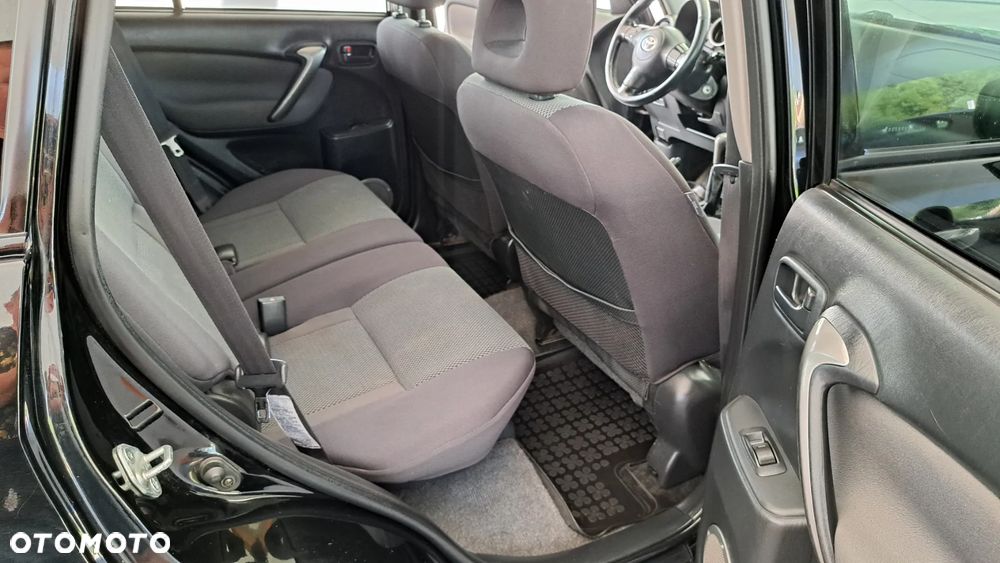 Toyota RAV4 2.0 D-4D 4x4 - 13