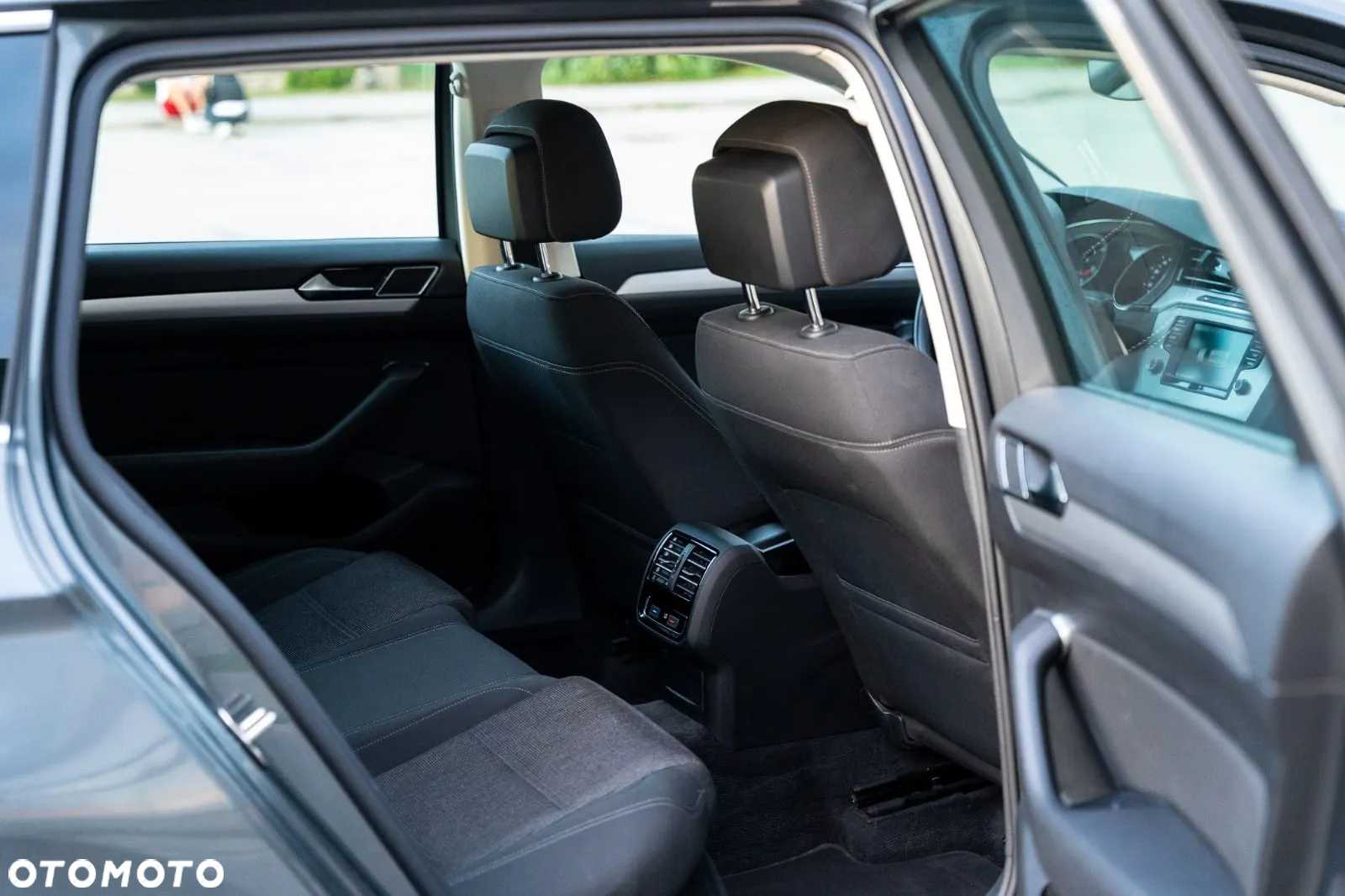 Volkswagen Passat - 8