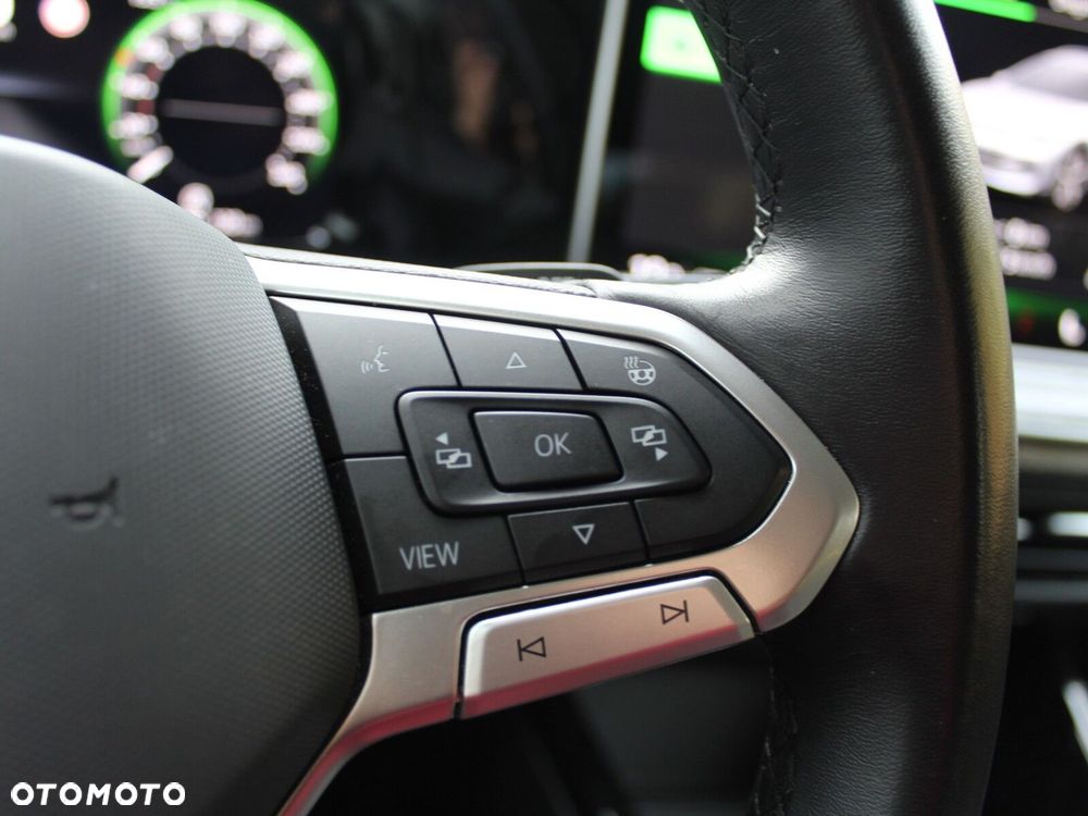 Volkswagen Golf - 21