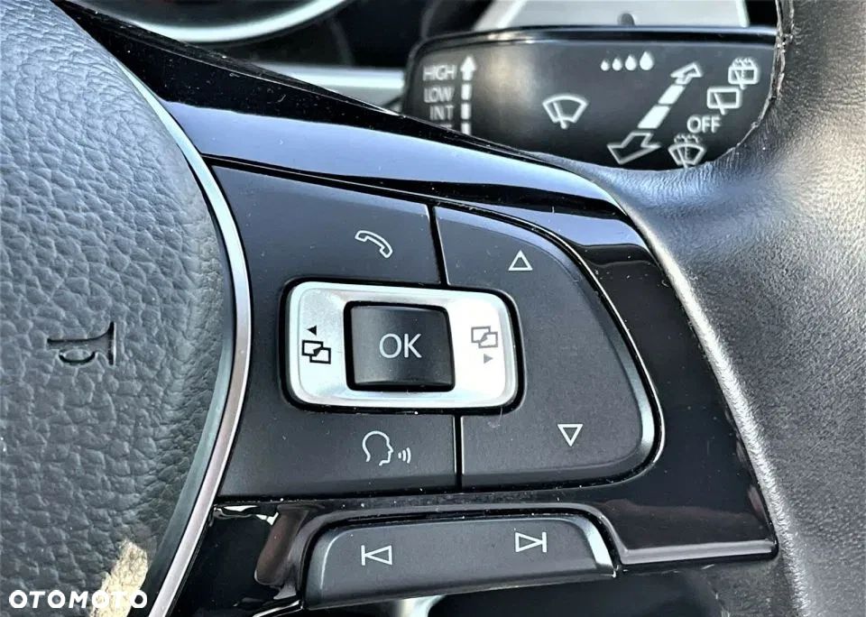 Volkswagen Touran 1.6 TDI BMT SCR Comfortline - 25