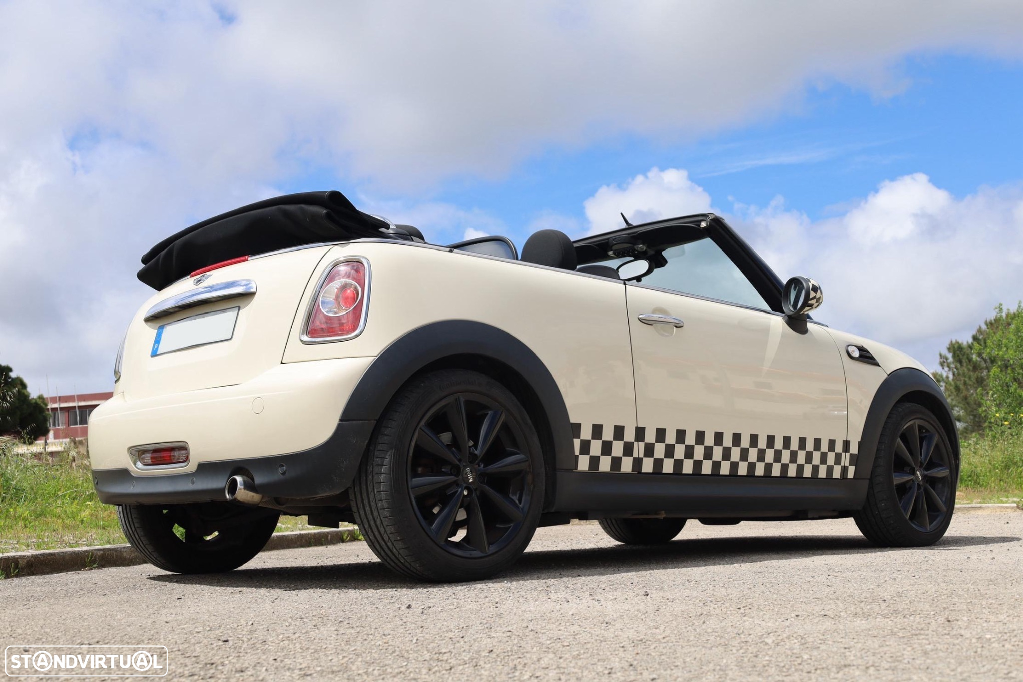 MINI 3 Portas One D - 23