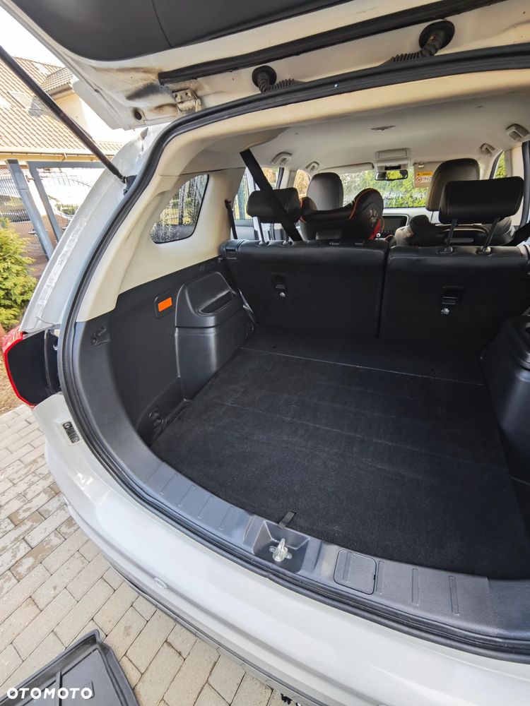 Mitsubishi Outlander Instyle - 24
