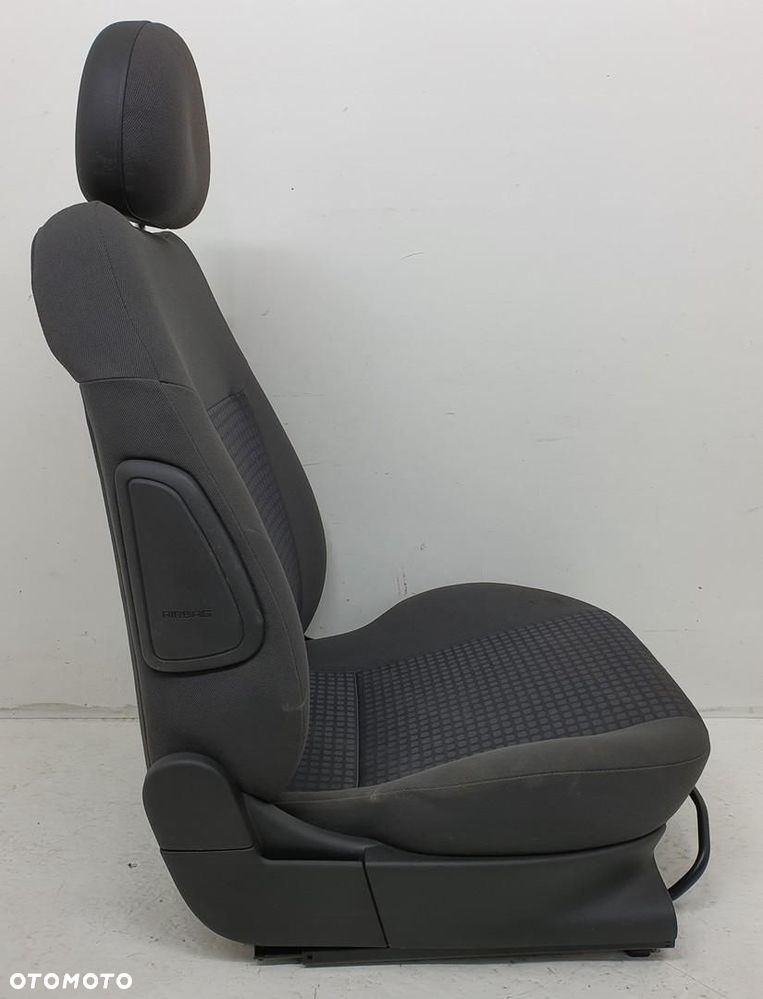 FOTEL PRAWY PRZÓD PASAŻERA OPEL CORSA C 5D LIFT EUROPA - 9