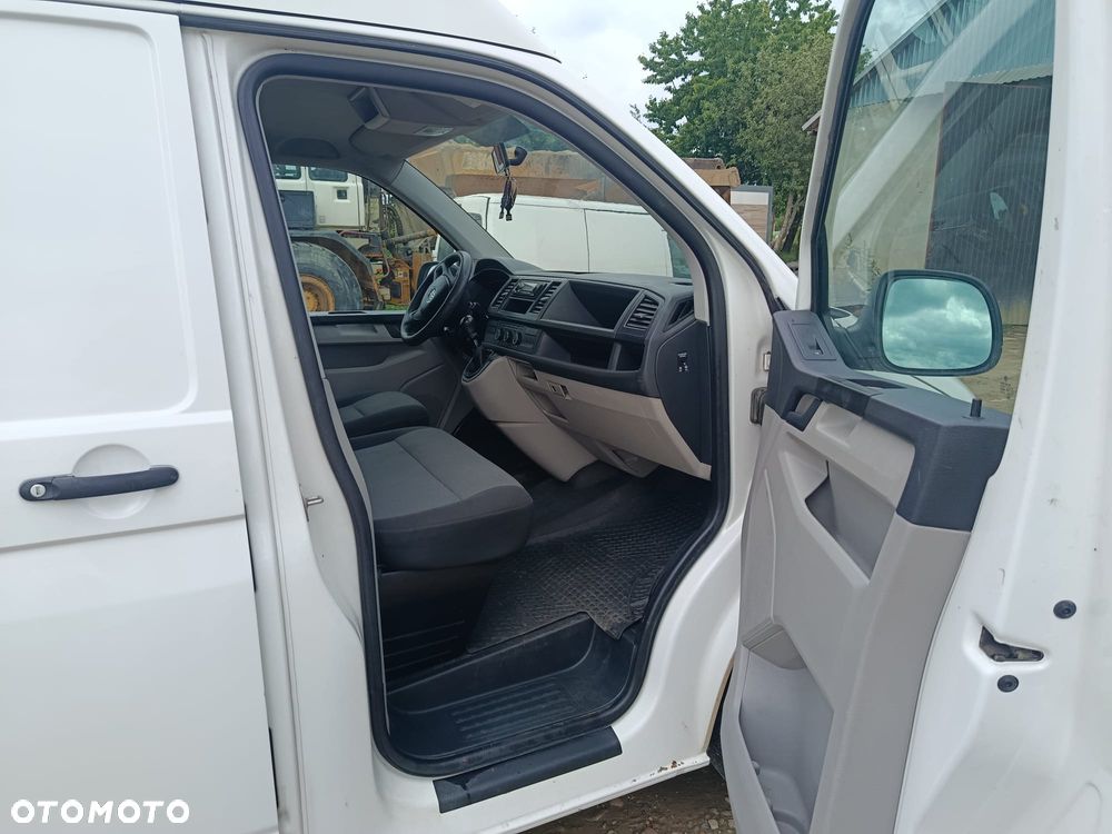 Volkswagen Transporter - 9