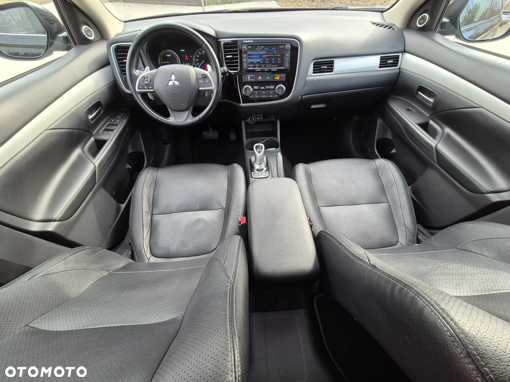 Mitsubishi Outlander - 7