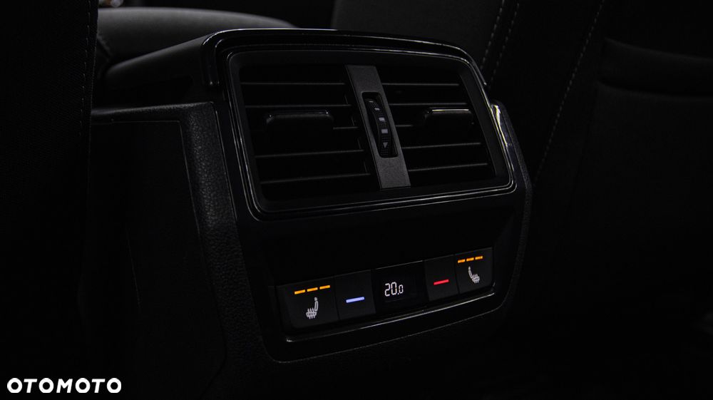 Skoda Karoq 2.0 TDI SCR 4x4 Sportline DSG - 24