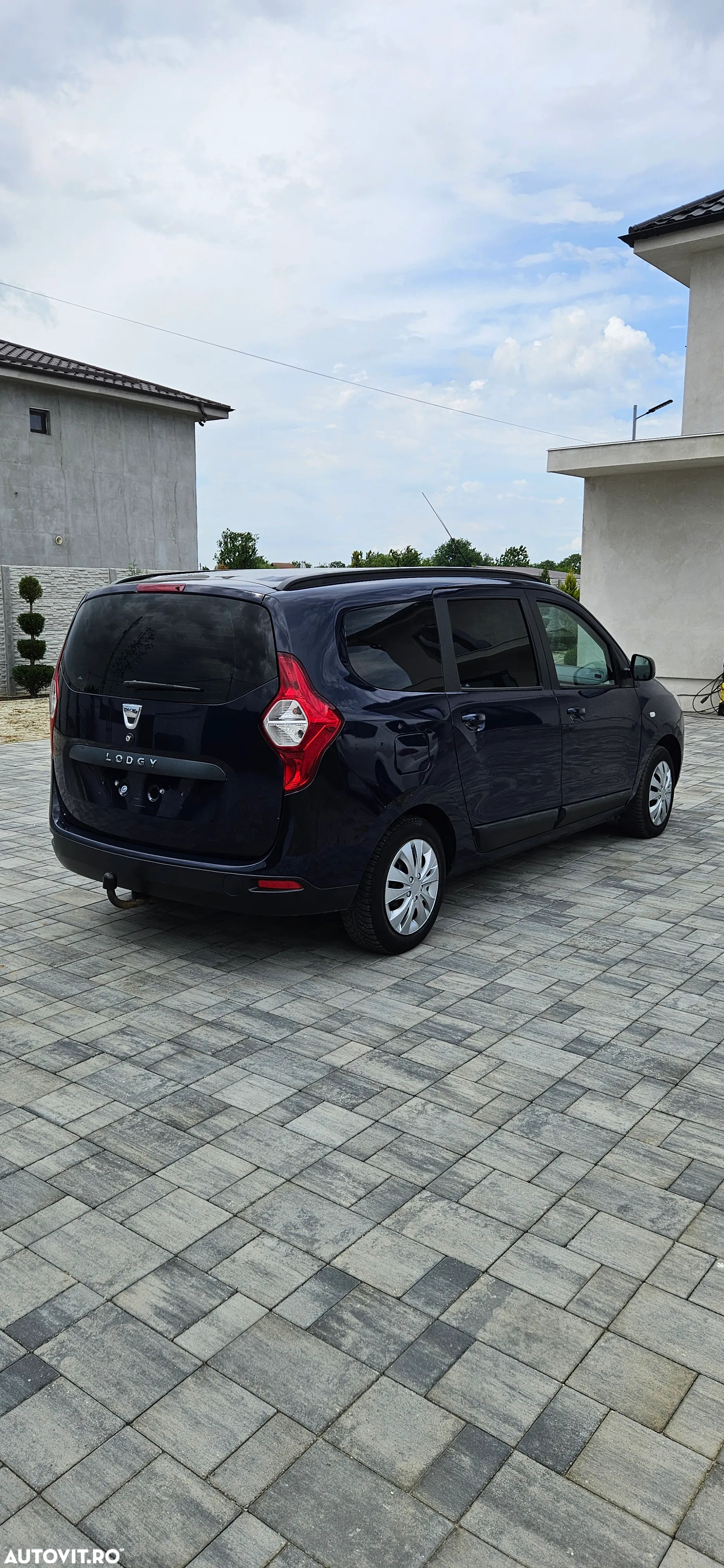 Dacia Lodgy 1.2 TCe 115 CP Laureate - 9