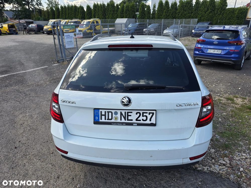 Skoda Octavia 2.0 TDI DSG Clever - 6