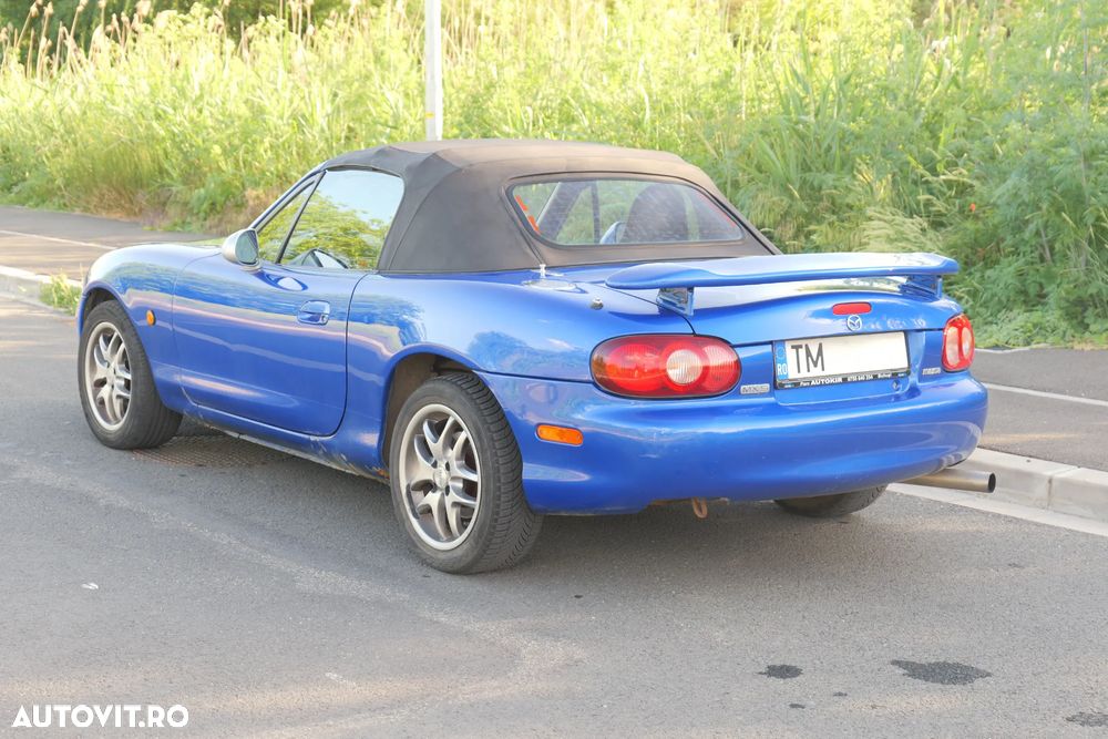Mazda MX-5 1.6i - 8