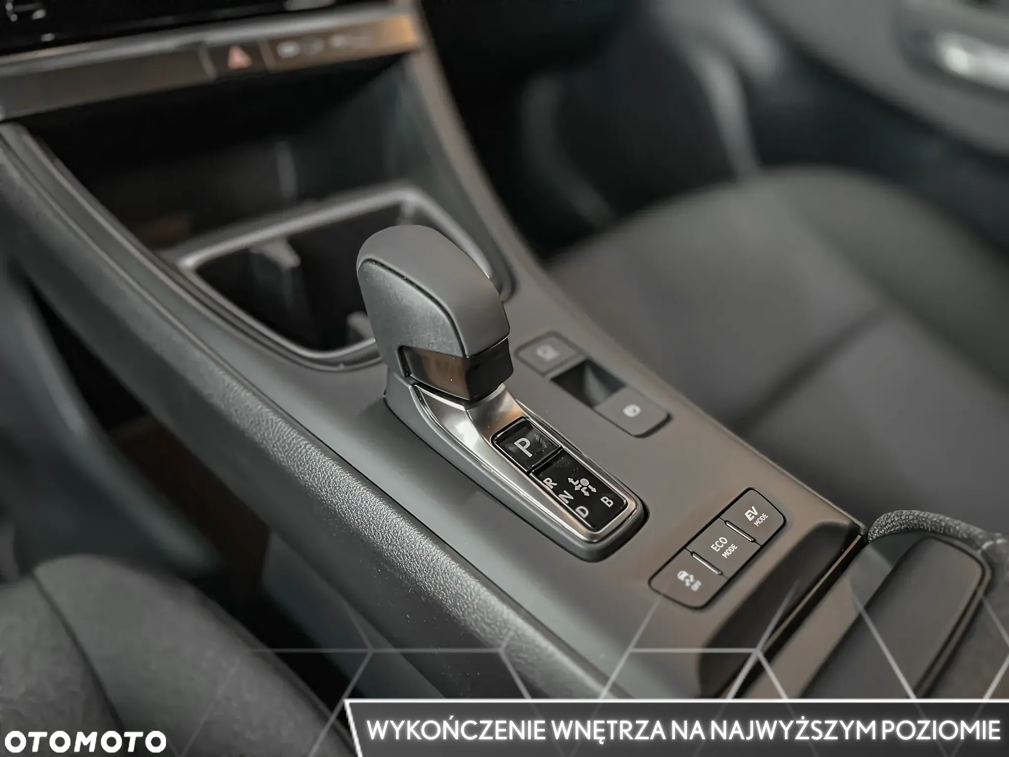 Lexus LBX 1.5 Hybrid - 13