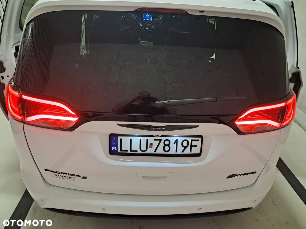 Chrysler Pacifica - 6