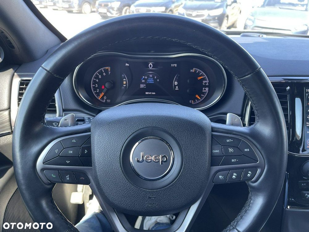 Jeep Grand Cherokee - 11