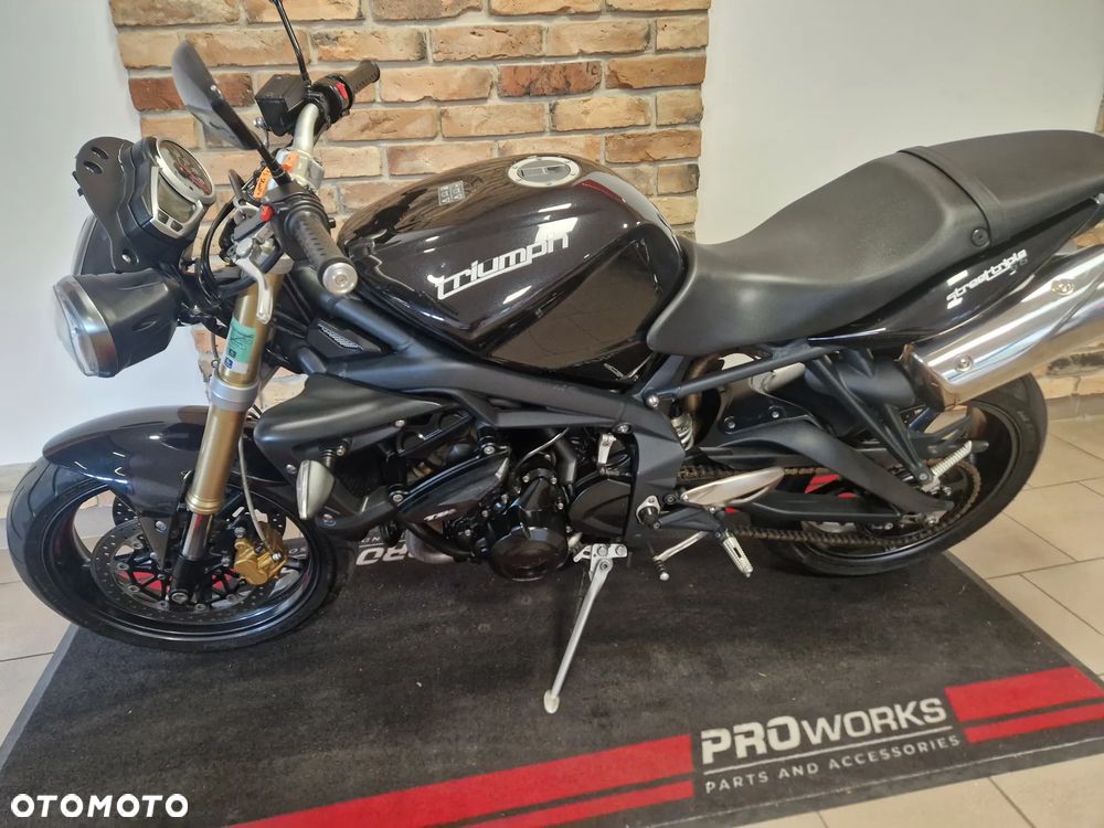 Triumph Street Triple - 8