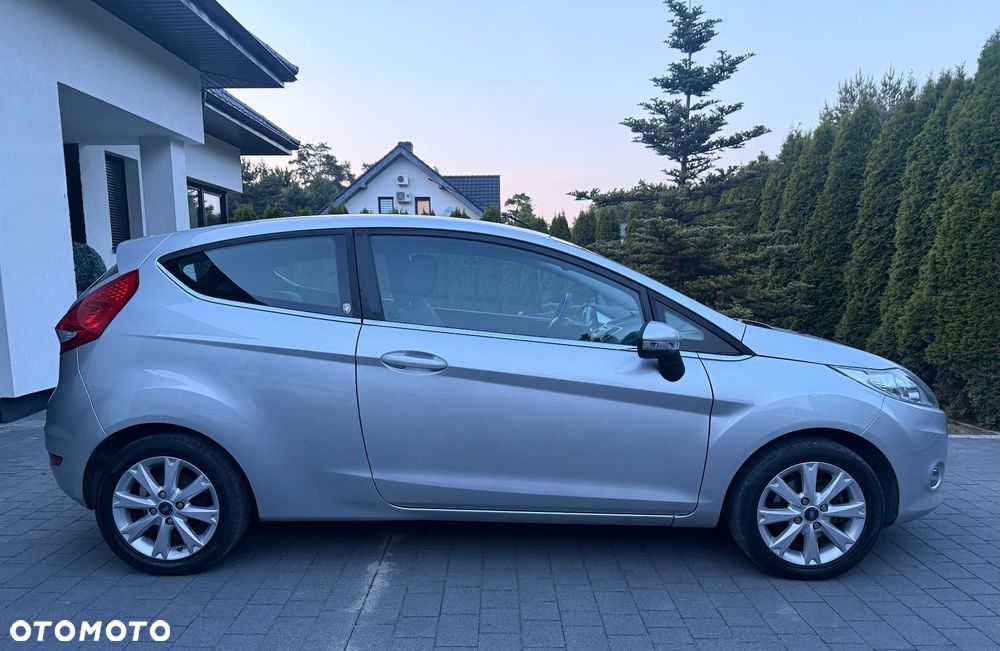 Ford Fiesta 1.4 Ghia - 8
