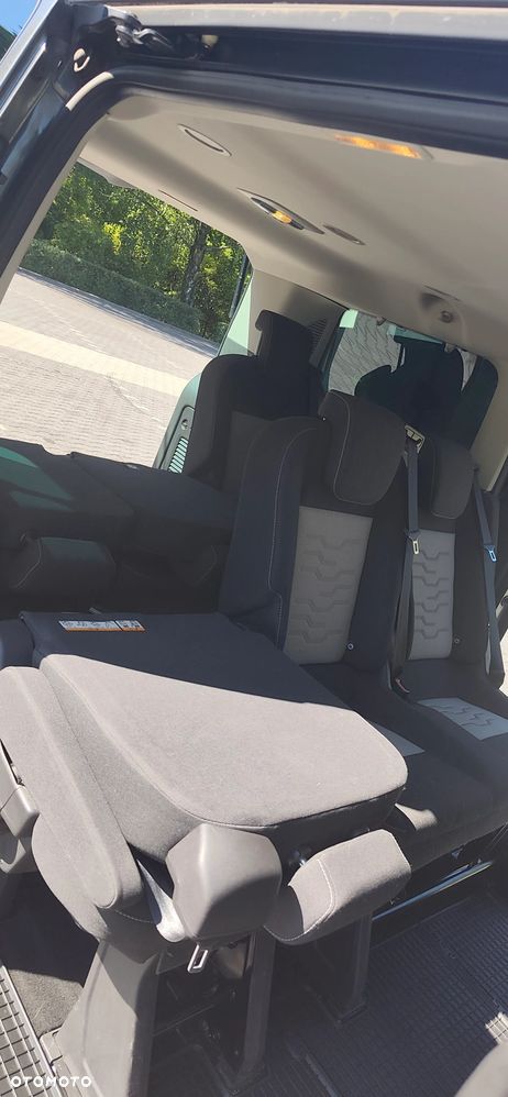Ford Tourneo Custom - 22