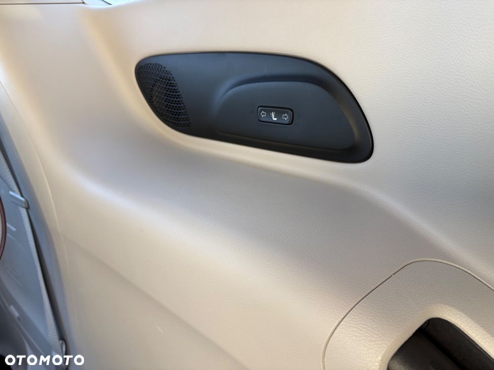 Chrysler Pacifica - 21