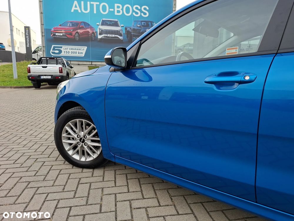 Kia Rio 1.2 L - 12