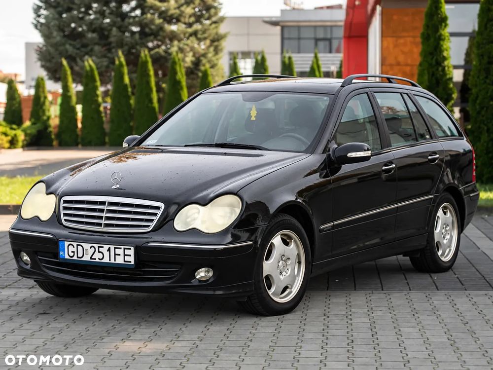 Mercedes-Benz C-Class 2004 photo 3