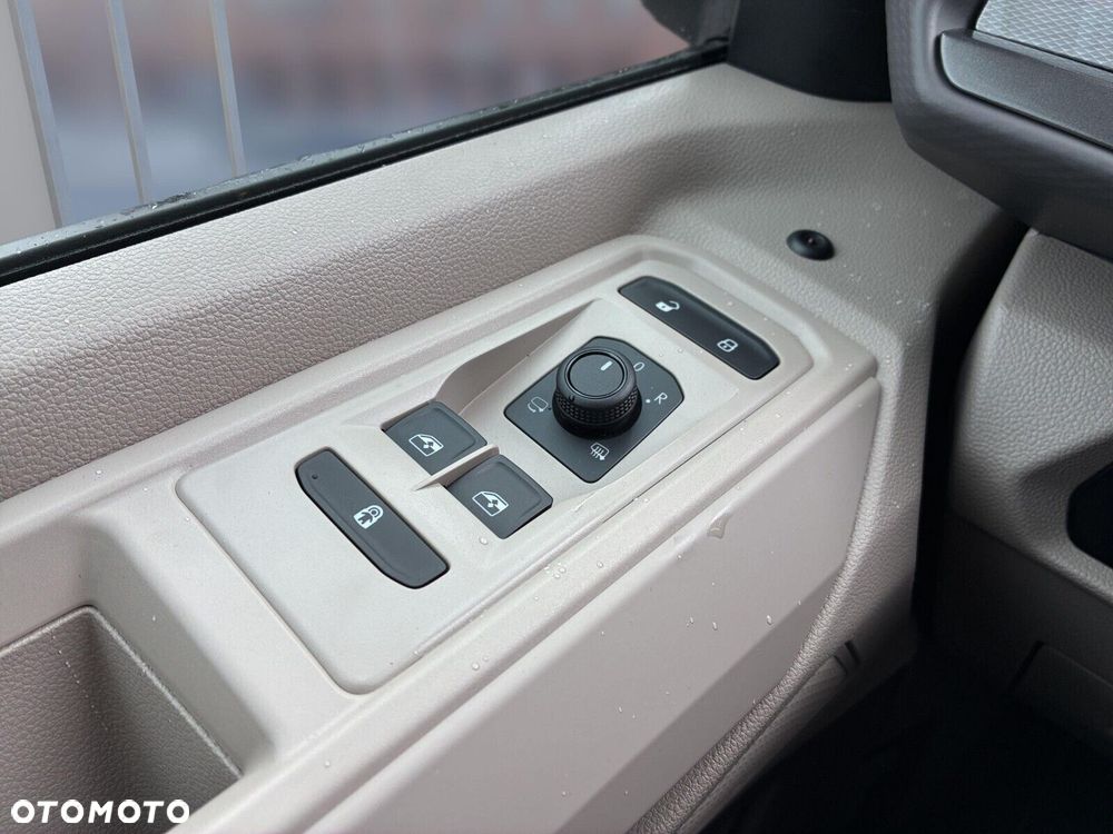 Volkswagen Multivan 2.0 TDI L2 Family DSG - 28