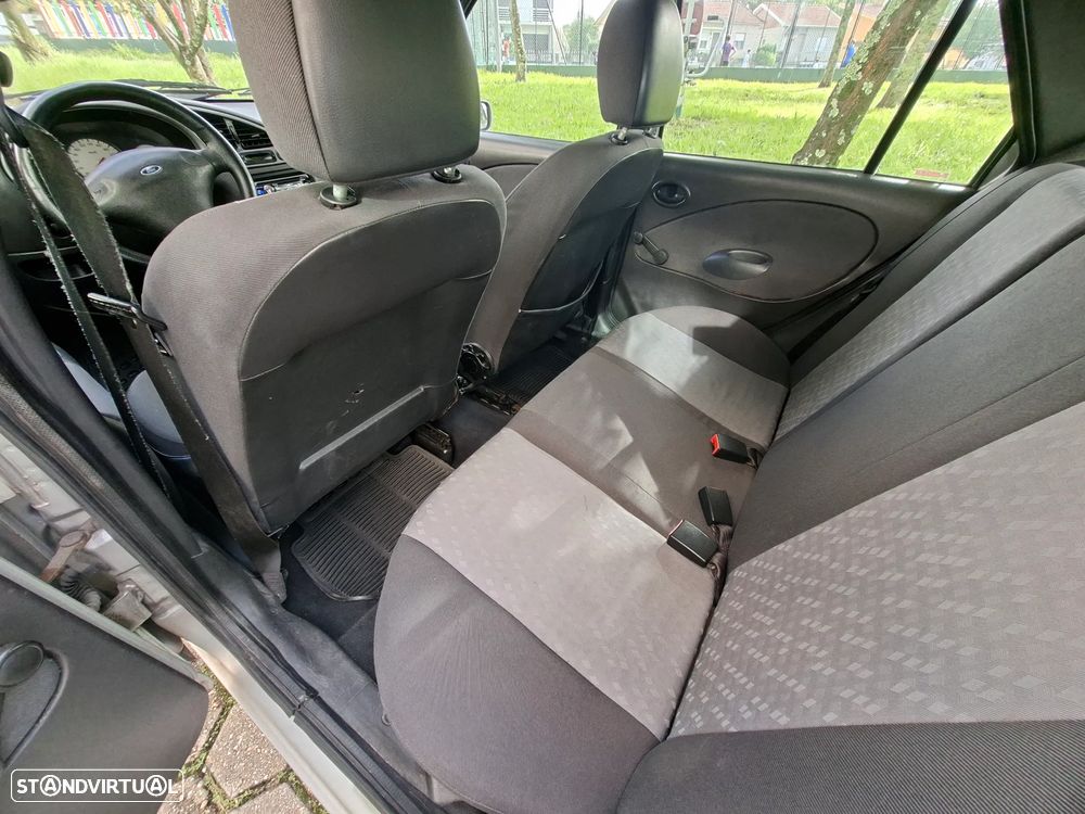Ford Fiesta 1.25 Studio - 8