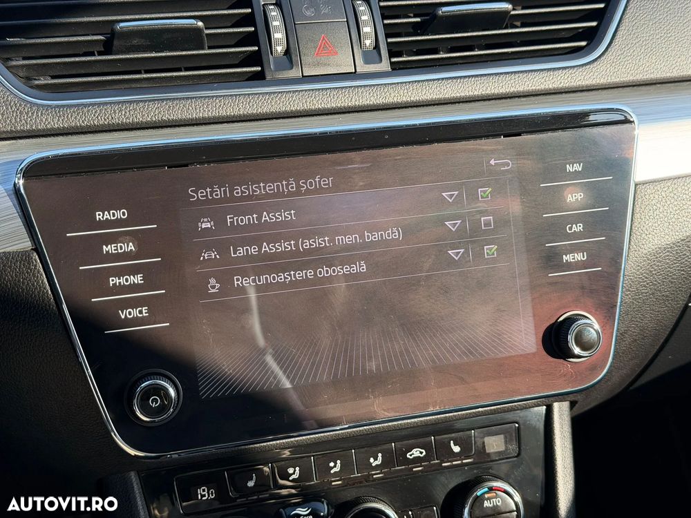 Skoda Superb 2.0 TDI DSG Style - 26