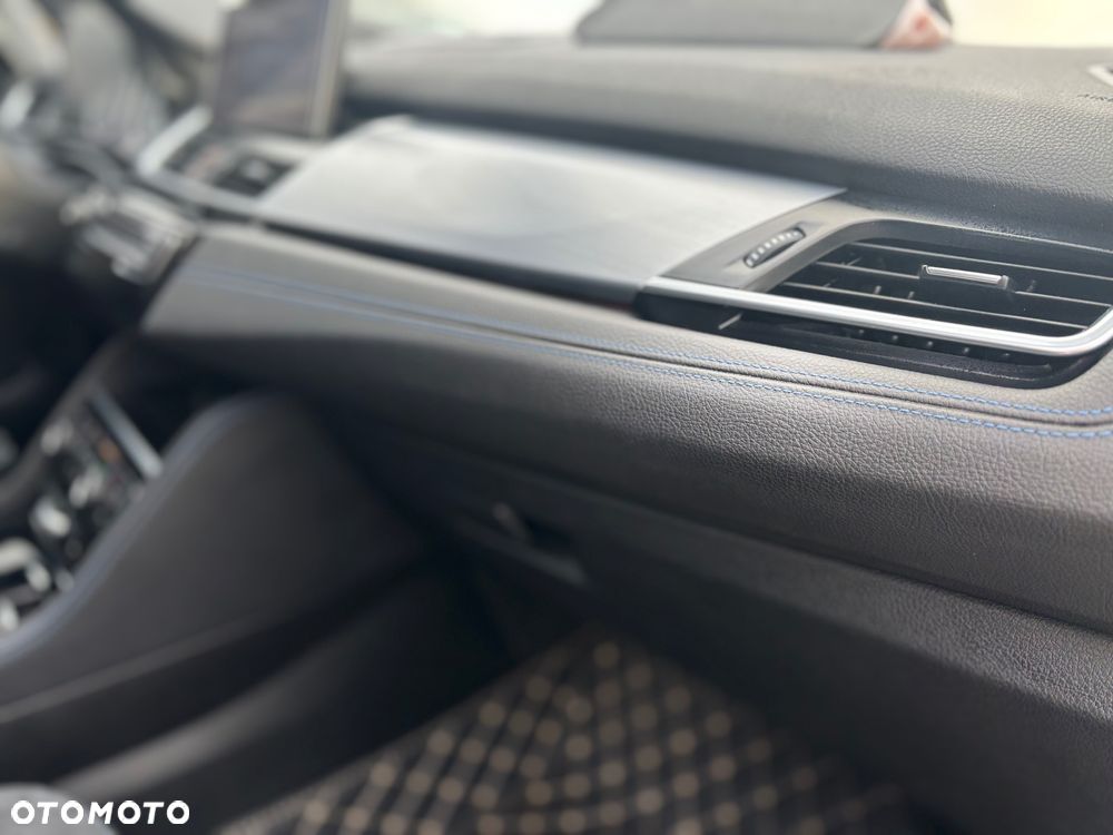 BMW Seria 2 220d GT xDrive M Sport - 30