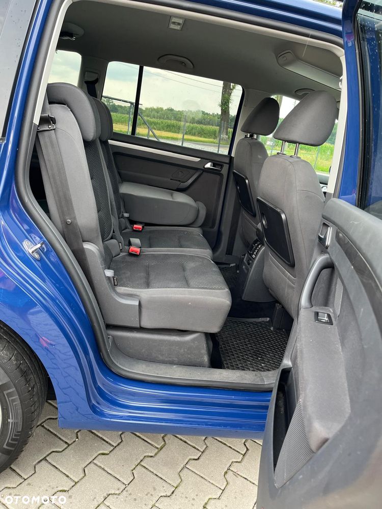 Volkswagen Touran - 26