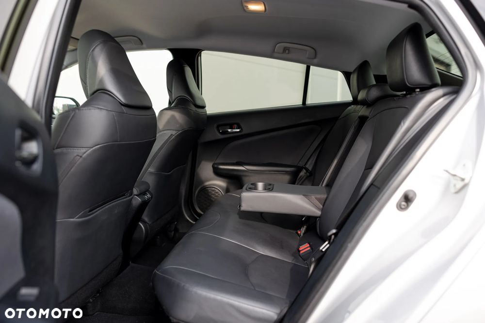 Toyota Prius (Hybrid) Executive - 23