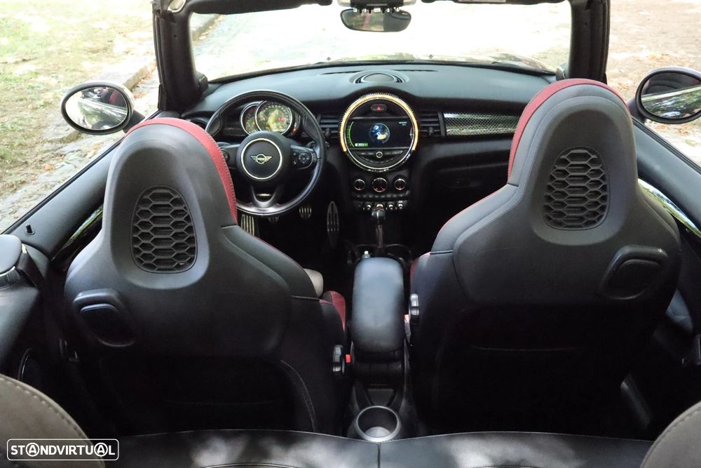MINI Cabrio John Cooper Works - 13