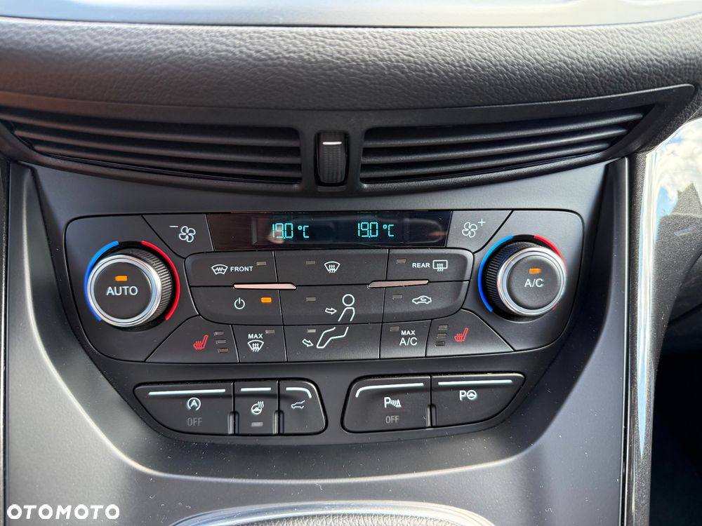 Ford Kuga 1.5 EcoBoost 2x4 Titanium - 14