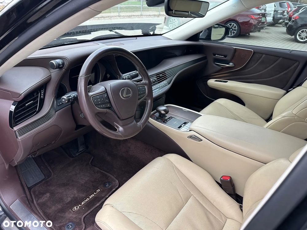Lexus LS - 13