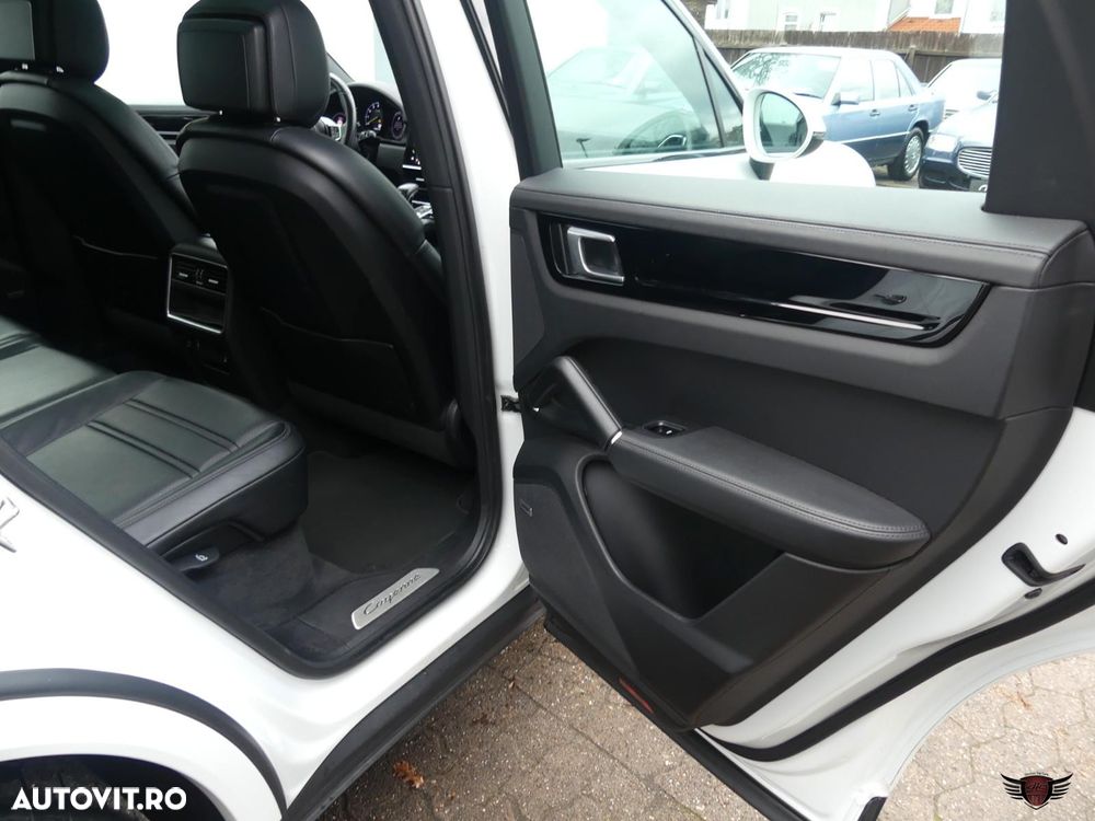 Porsche Cayenne E-Hybrid Tiptronic S - 28