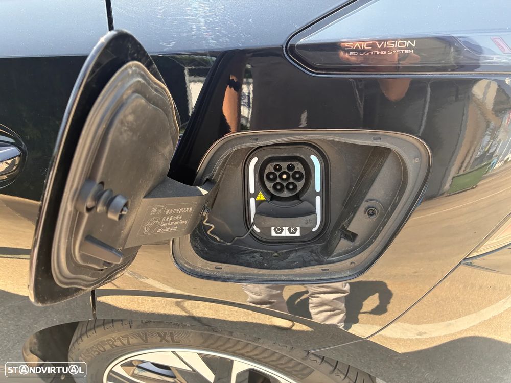 MG MG4 64 kWh Luxury - 14