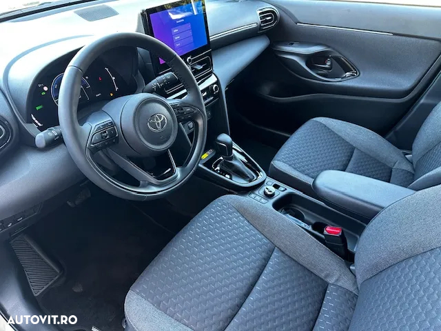 Toyota Yaris Cross 1.5 VVT-i HSD 4x4 Dynamic - 11