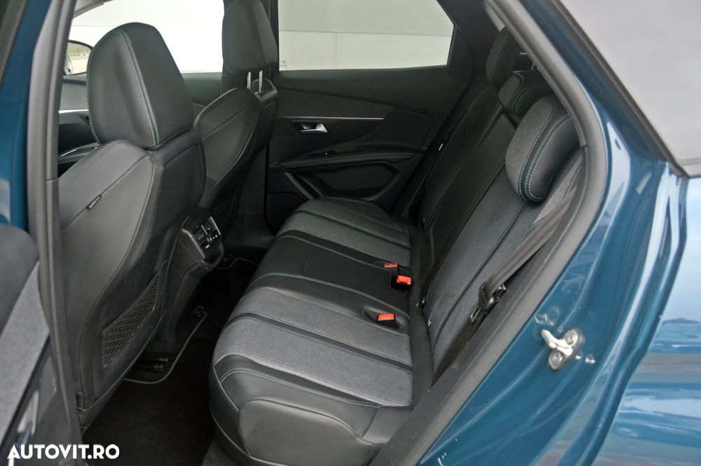 Peugeot 3008 225 e-EAT8 Allure - 31