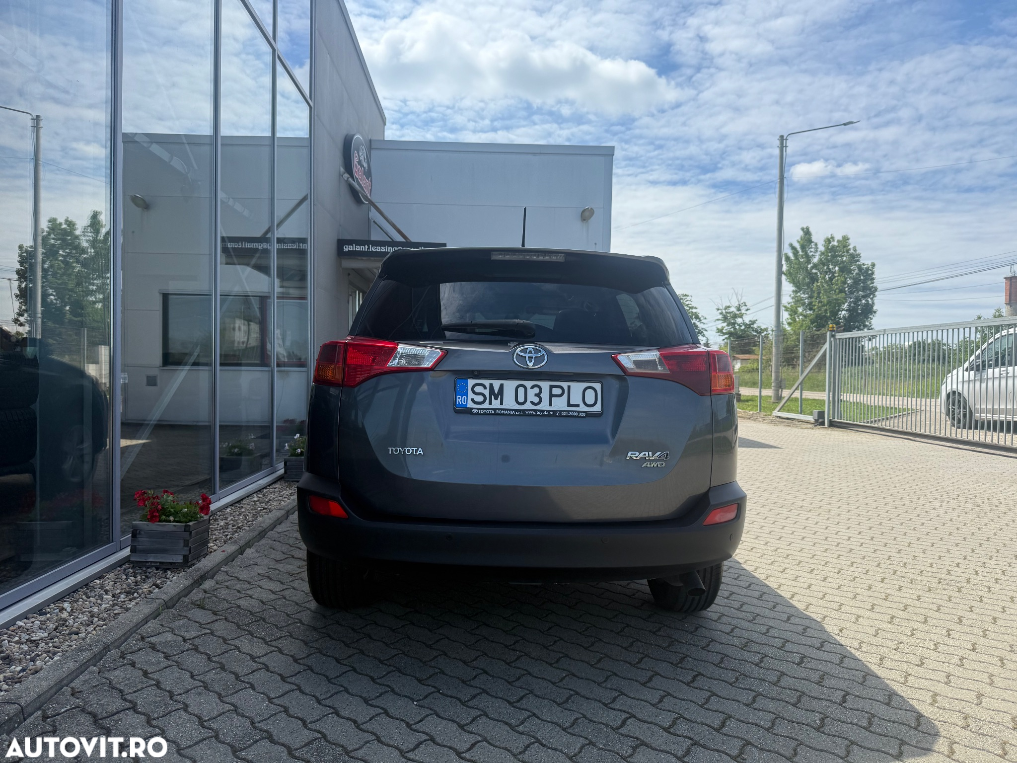 Toyota RAV4 2.2 D-4CAT 4WD Aut Luxury - 12